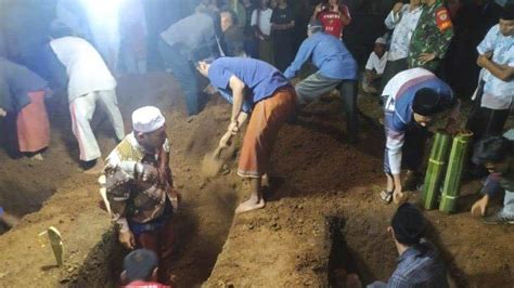 Tiga Korban Tewas Diduga Keracunan Di Kabupaten Bekasi Masih Ada Ikatan