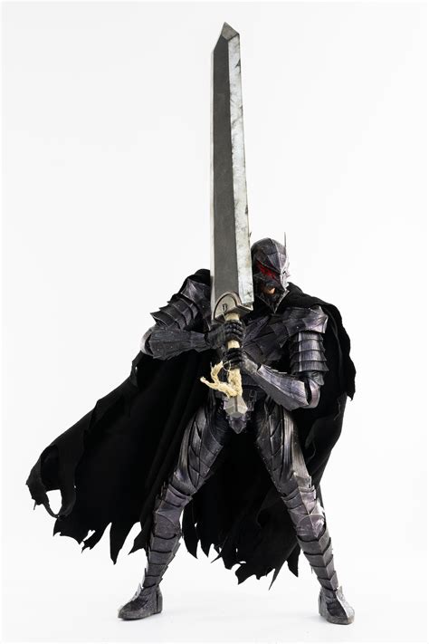 Berserk Figurine Articulee De Guts Avec Armure Du Berserker