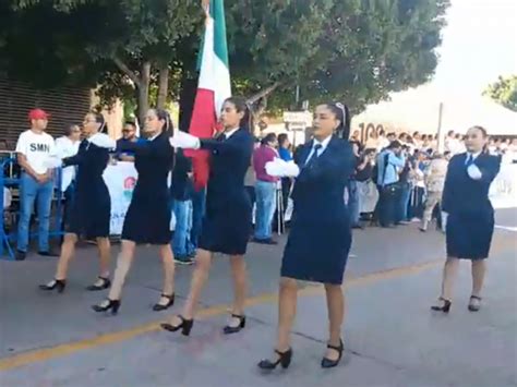 Todo Listo Para El Desfile Del De Noviembre