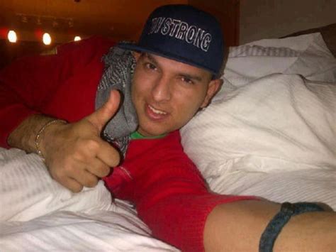 Yuvraj Singh latest photo after cancer treatment 'chemotherapy ...