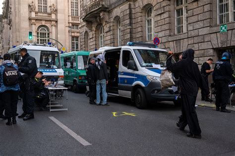 Polizei Erkl Rt Besetzung Des Humboldt Geb Udes F R Beendet