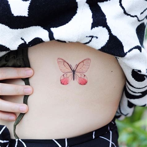 Tatuaje Mariposa Con Alas Rosas Por Mini Tattoo Tatuajes Para Mujeres