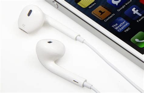 You Can Get The Iphone 12 With Earpods — But Theres A Catch Toms Guide