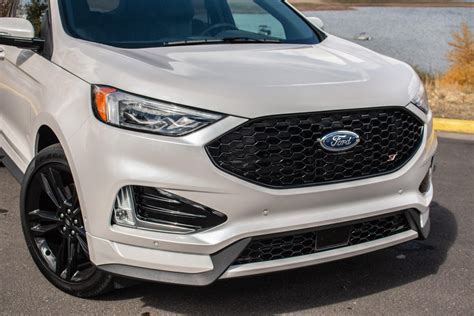 2019 Ford Edge ST: A practical performer - CNET