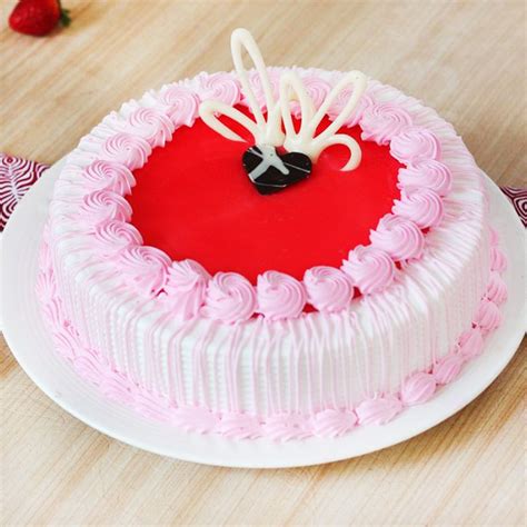 Buy Beautiful Strawberry Cake Online Yummycake