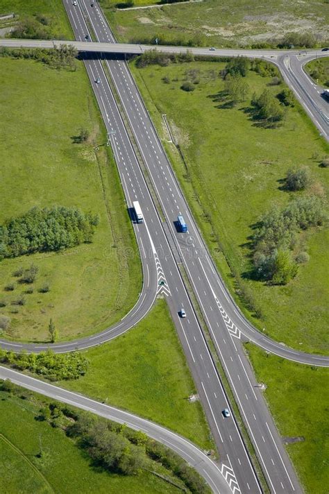 Vista Aérea De Una Autopistade Una Carretera En Francia Imagen De