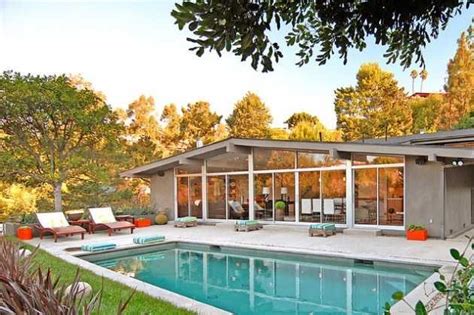 Mid Century Design In Your Backyard Liquidus Pool Services