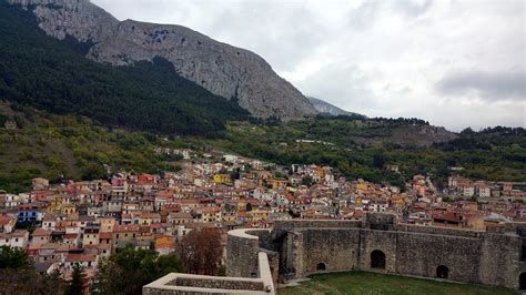 Celano Castello Piccolomini : Abruzzo Italy | Visions of Travel