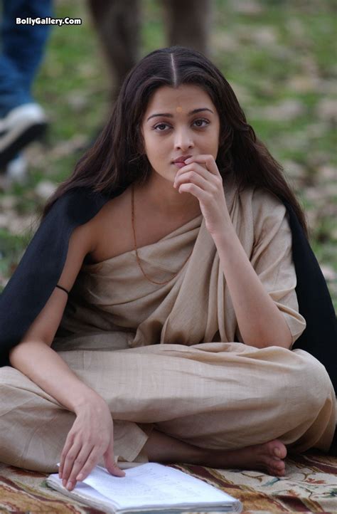 Aishwarya Rai In Chokher Bali - 1050x1600 Wallpaper - teahub.io