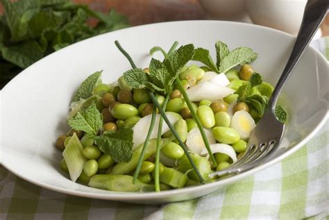 Recette Salade De F Ves Et Petits Pois Aux Oignons Nouveaux Et La