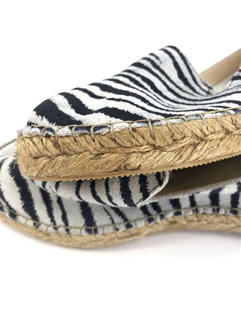 Vince Camuto Zebra Print Espadrille Round Toe Flats S Gem