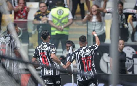 Atlético MG recebe punição do STJD por arremesso de objetos em campo