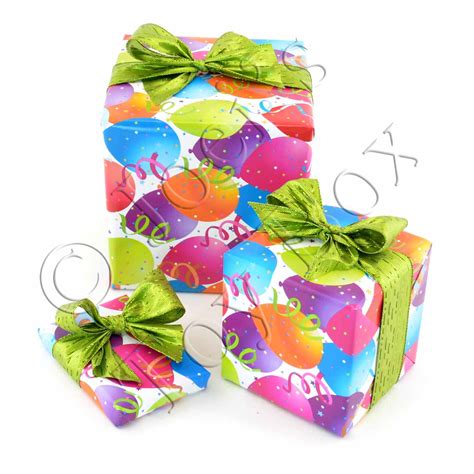 Balloon Gift Wrapping – Joei’s Toy Box