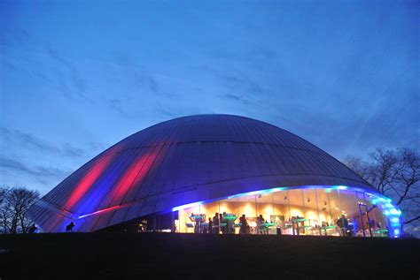 Planetarium Bochum: Wir zeigen das Größte.