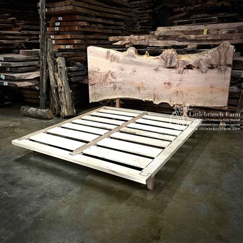 Natural wood platform bed - Littlebranch Farm