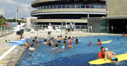 Piscina do Sesc Jundiaí é opção de lazer para as férias de verão Notícias