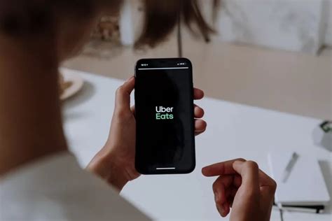 Guía de trabajo en Uber EATS cómo convertirte en repartidor y ganar