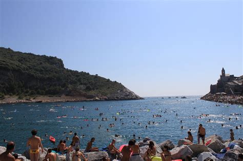 Le Stelle Di Sincro E Nuoto Nella Piscina Naturale Di Porto Venere