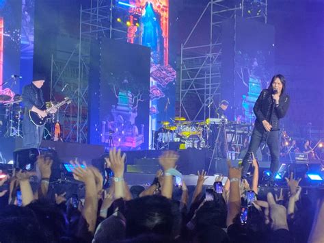 Ahmad Dhani Hentikan Konser Dewa Di Jis Lihat Ibunda Duduk Bareng