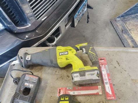 2 Ryobi Battery Operated 18 Volt Sawzalls With Charger And Extra