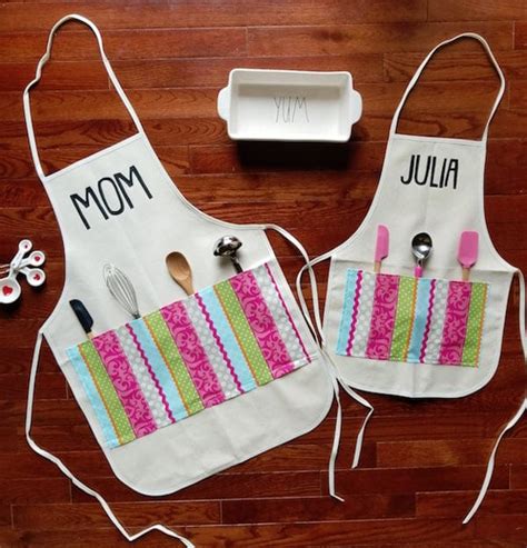 Mother Daughter Matching Aprons