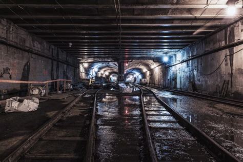 Photographer 'Dark.Cyanide' captures abandoned NYC subways - Photos - Photographer captures ...