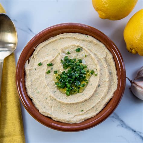 Traditional Vegan Hummus Dip at Potluck by OhMyVeggies.com