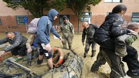 Maltempo Ancora Allerta Rossa E Arancione 14 Morti