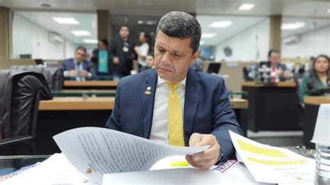 ALEAM Dan Câmara protocola Projeto de Lei política pública para