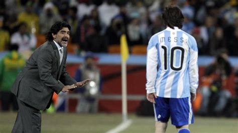 El Maradona Entrenador Del Mundial 2010 A Gimnasia