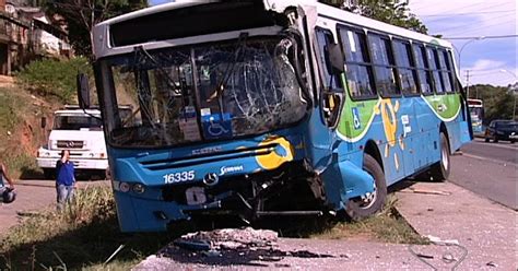 G1 Caminhão E Dois ônibus Se Envolvem Em Acidente Na Br 101 Na Serra