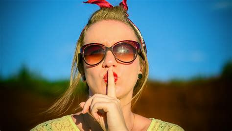 Science Shows Why It's So F***ing Hard to Keep a Secret