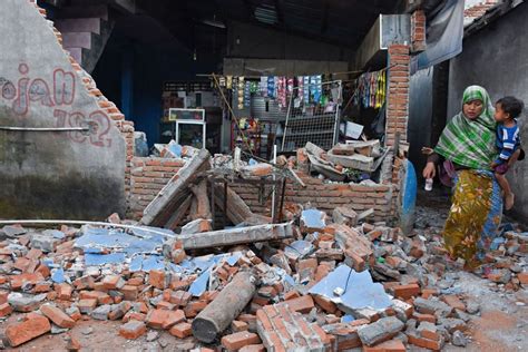 Gempa Di Lombok Puluhan Jiwa Terkorban Ribuan Bangunan Rosak Berita