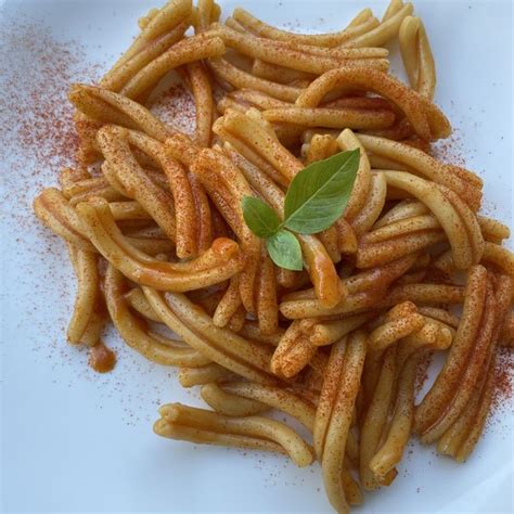 Caserecce Al Pomodoro E Polvere Di Peperoni Cruschi Al Ta Cucina