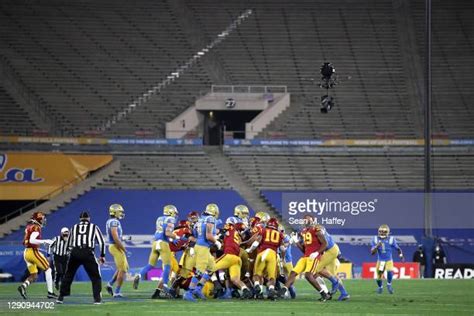 Ucla Usc Rivalry Photos and Premium High Res Pictures - Getty Images