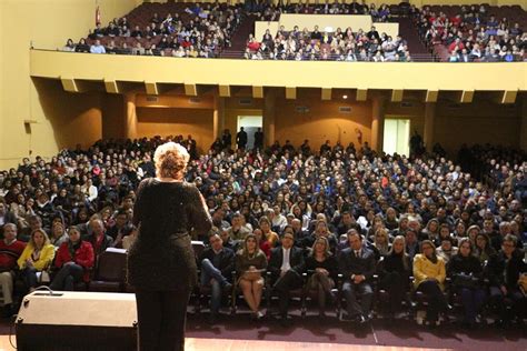 CIDADE O Seu Jornal Lidera Lotou O Teatro Municipal