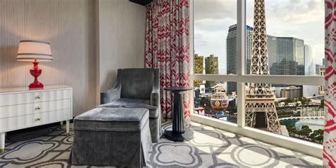 Bordeaux Room Two Queens Eiffel Tower View Paris Las Vegas