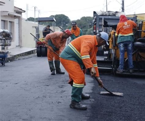 Notícias Asfalta Manaus da prefeitura chega às ruas do conjunto