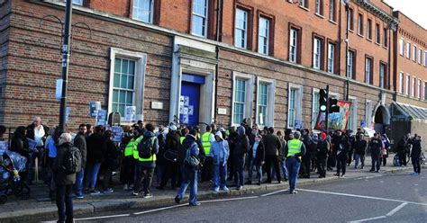 Mark Duggan protest - Mirror Online