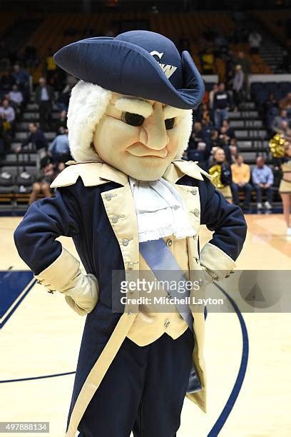 George Washington University Mascot Photos and Premium High Res ...