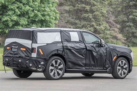 Cadillac Escalade Iq Spied For The First Time With A New Design Language Celestiq Dna