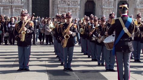 La Banda Musicale Della Polizia Di Stato In Piazza Del Duomo A Milano