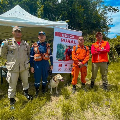 Cabo Amorim e cão Moana de Navegantes são certificados em evento no