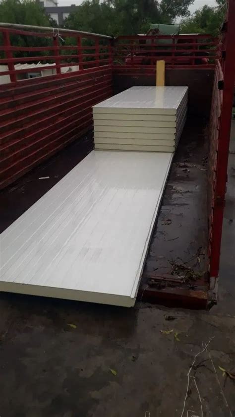 Color Coated Puf Insulated Roofing Sheet For Walls Partitions