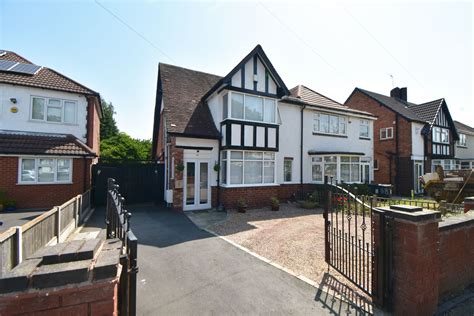 3 Bed Semi Detached House For Sale In Barrows Lane Sheldon Birmingham