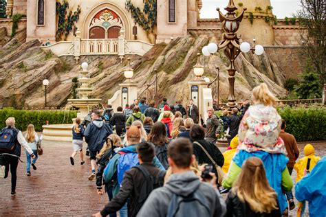 Eerste Bezoekers In Nieuwe Efteling Attractie Symbolica