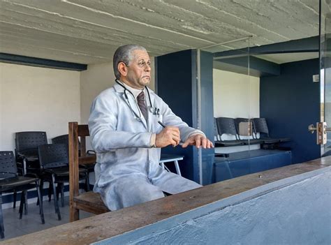 Pablo Morosi On Twitter Favaloro Y Una Estatua En La Platea Del