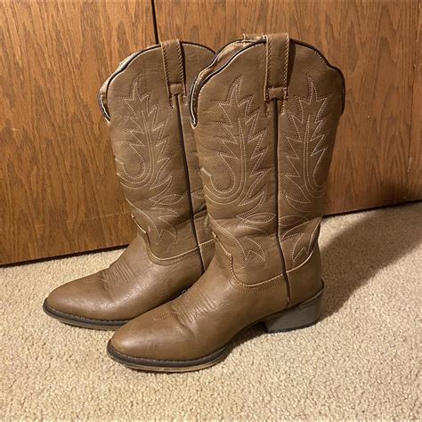 Light Brown Cowboycowgirl Boots Listed As Size 55 Depop