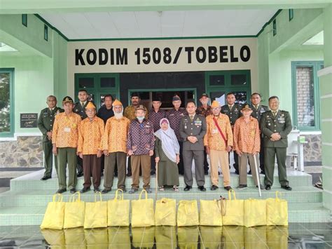 Kodim Tobelo Berikan Tali Asih Bagi Para Veteran Di Hari Pahlawan