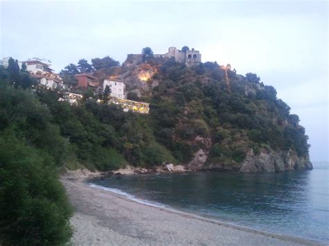 Open source travel guide to Parga Greece